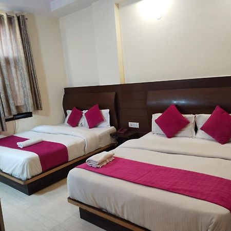Hotel Lav Kush Deluxe At Paharganj New Delhi Ngoại thất bức ảnh