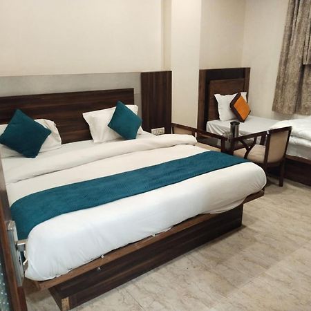 Hotel Lav Kush Deluxe At Paharganj New Delhi Ngoại thất bức ảnh