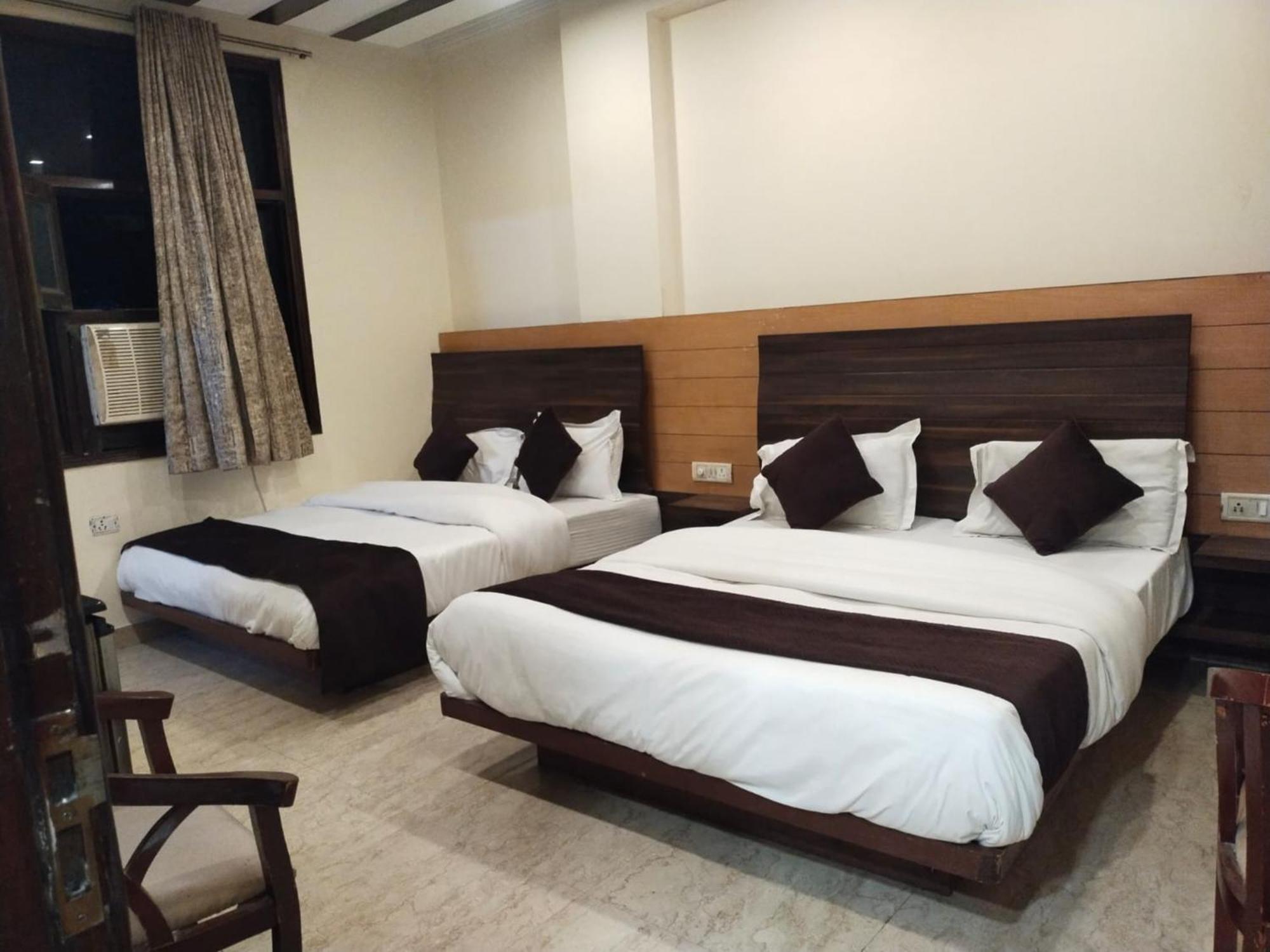 Hotel Lav Kush Deluxe At Paharganj New Delhi Ngoại thất bức ảnh